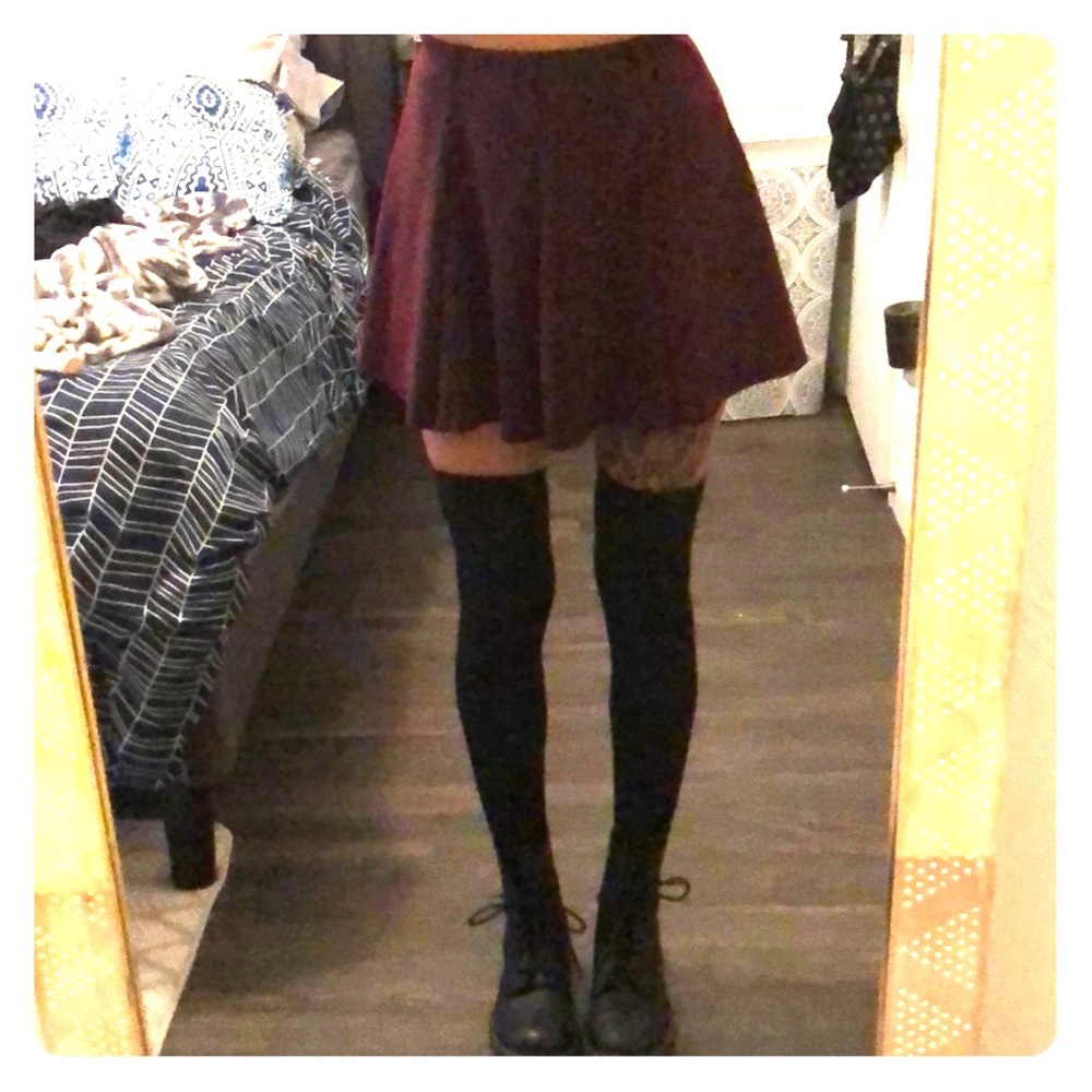 Brandy Melville burgundy high waisted skirt
